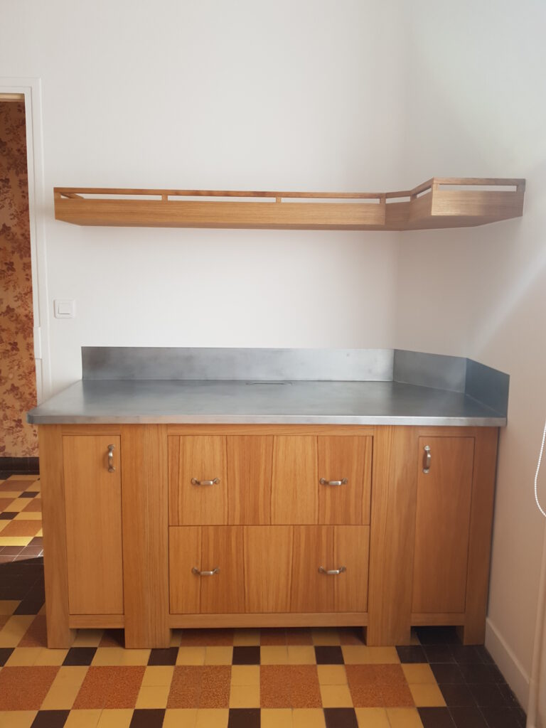 Meuble bas et étagère murale sur-mesure en bois