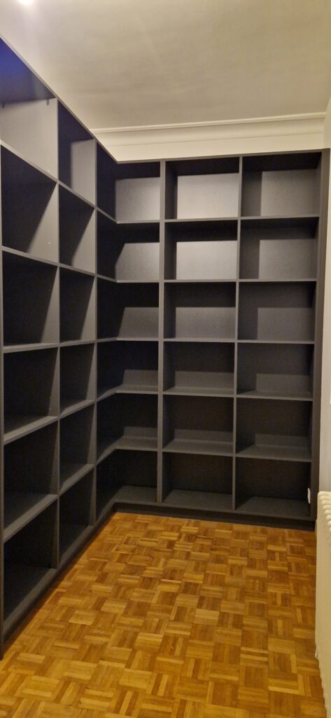 Bibliothèque d'angle